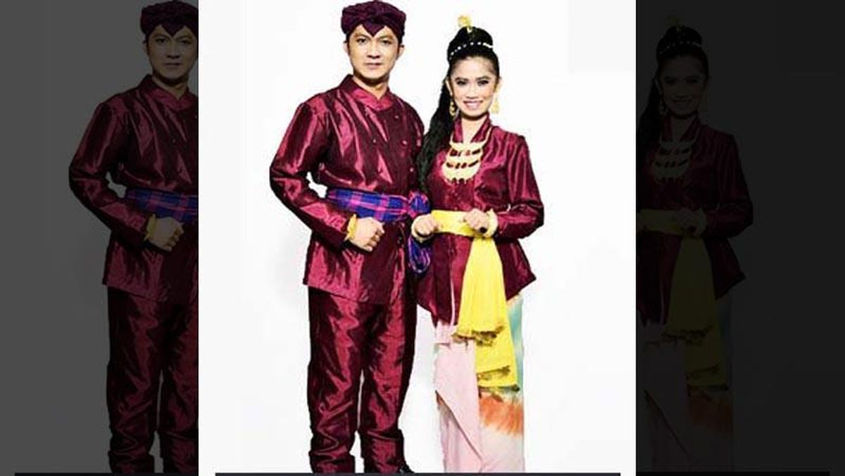 Baju Adat Sakai Kalimantan Timur.
