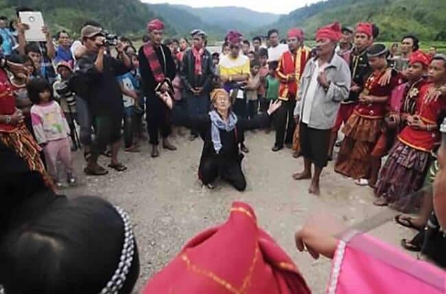 Foto Tari Raigo. Kredit gambar pada laman: Kamera Budaya.