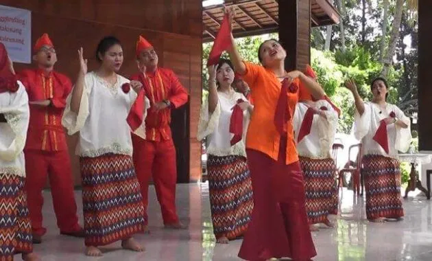 Tari Mahambak, foto yang ditampilkan pada laman Visit Pare.